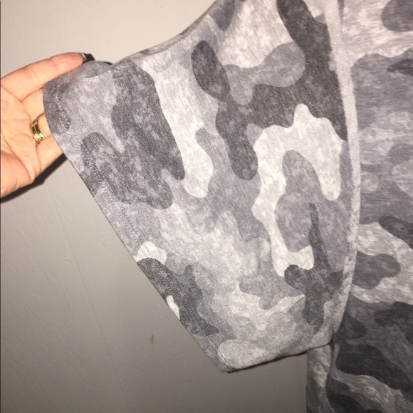 Hopely size small - Picture 2 of 7